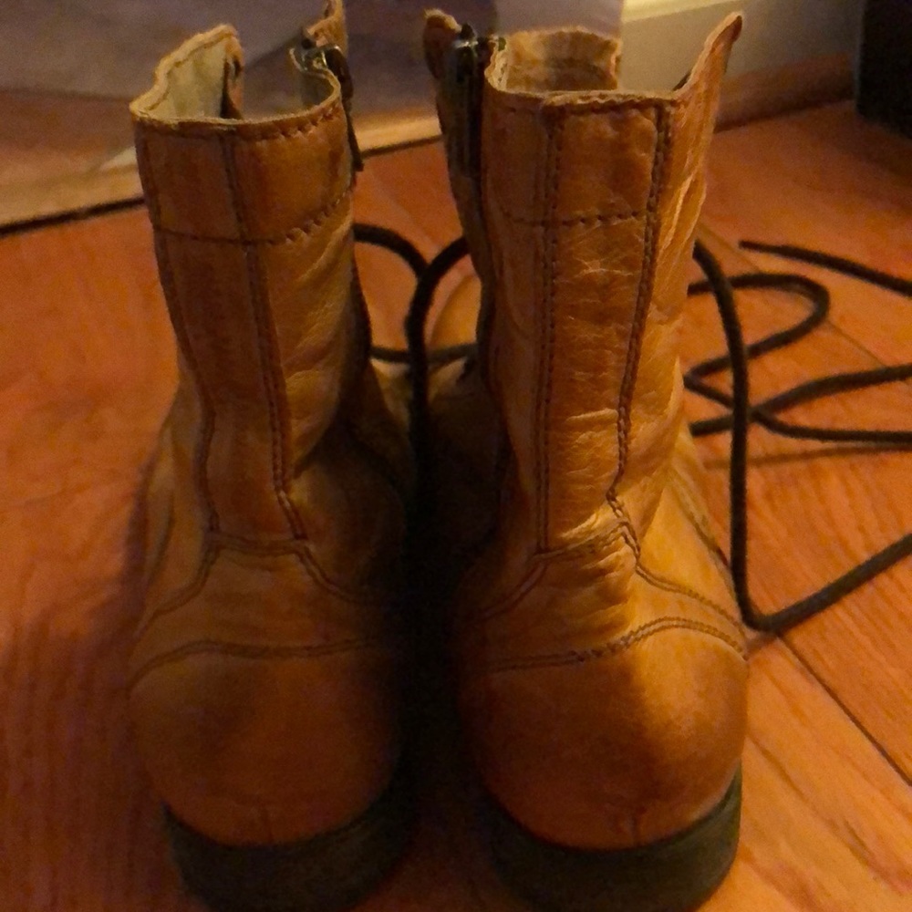 Lace boot ups